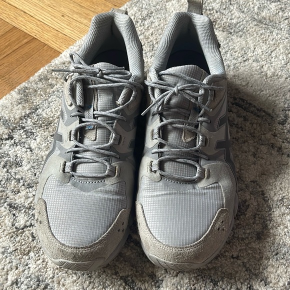 Gray ASICS - size 12 - Picture 1 of 7